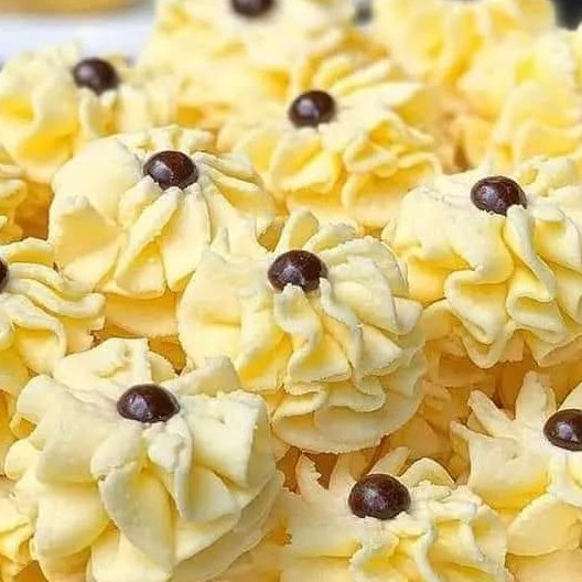 Resep semprit susu 3 bahan, super praktis dan lumer di mulut