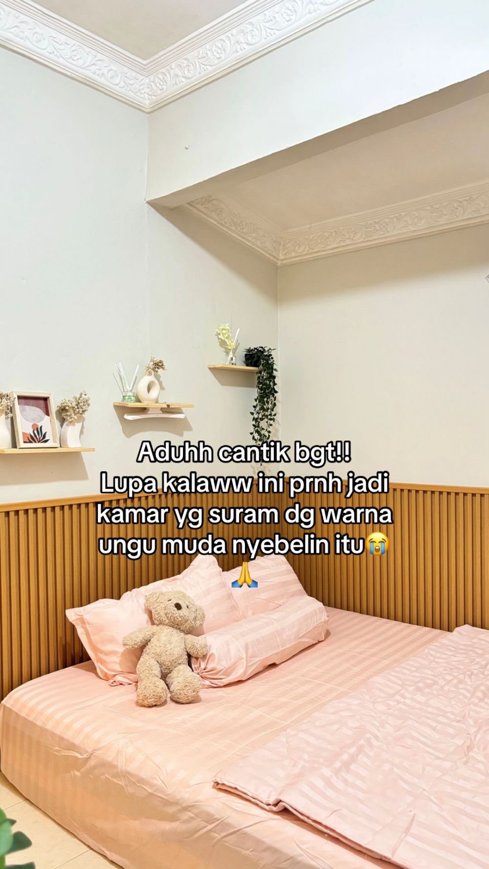 Kamar kontrakan dimakeover gegara buluk & penuh jamur, 9 potretnya jadi estetik cuma pakai wall panel