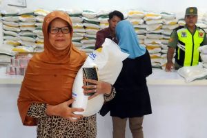 Viral beras kemasan 5 Kg hanya isi 4 Kg, Kemendag angkat bicara