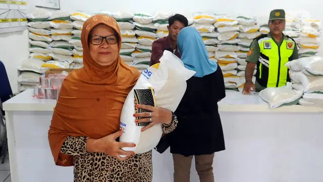 Viral beras kemasan 5 Kg hanya isi 4 Kg, Kemendag angkat bicara