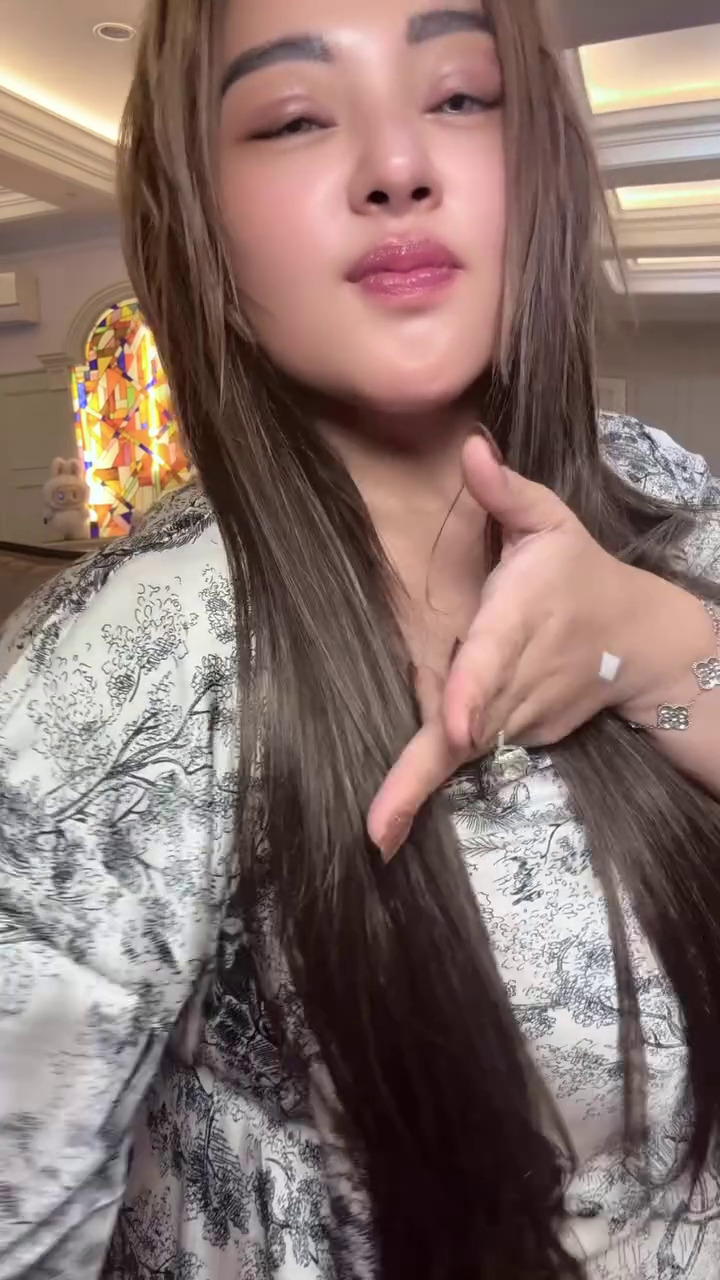 9 Potret Shindy Samuel usai jalani oplas di Korea banjir pujian, disebut balik ke masa gadis