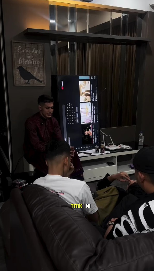 Penuhi nazar, Aisar Khaled beri hadiah umrah untuk para karyawannya, kebaikannya bikin terharu