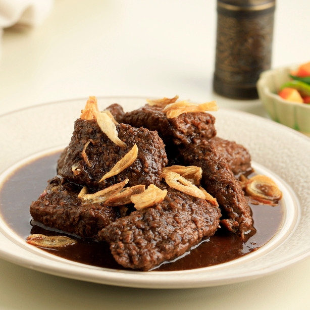 Resep semur daging manis yang empuk dan gurih untuk hidangan Lebaran