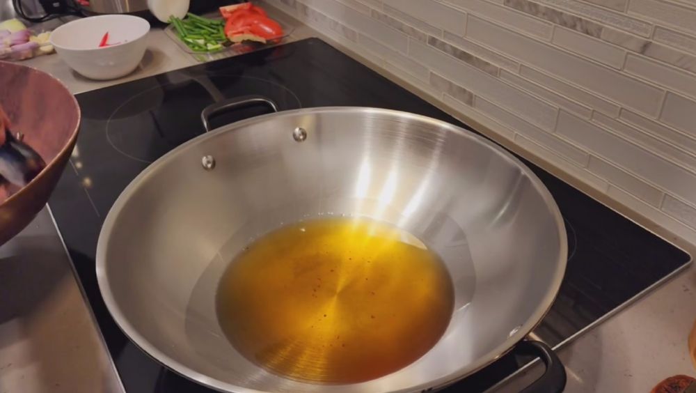 Dulu TKW kini jadi YouTuber sukses bangun rumah mewah di Kanada, intip 9 potret dapur Nikmatul Rosidah