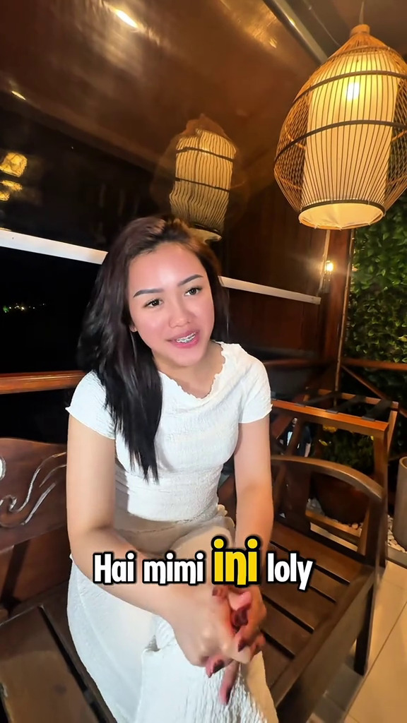 Tampak bahagia akur dengan keluarga, 9 potret Lolly kembali aktif main medsos dipuji makin glowing