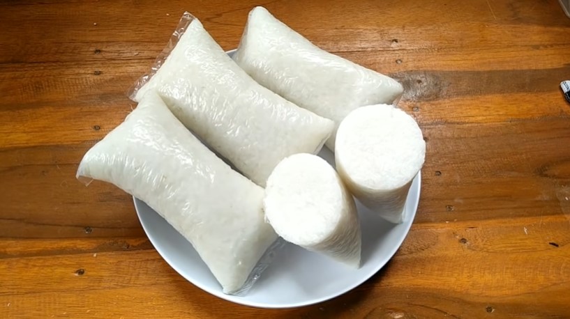 Hanya 12 menit! Trik merebus lontong hemat gas, lembut, dan awet hingga 4 hari