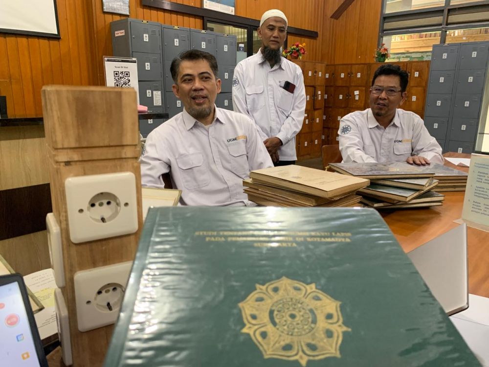 Ramai soal tuduhan ijazah dan skripsi palsu Joko Widodo, begini klarifikasi UGM