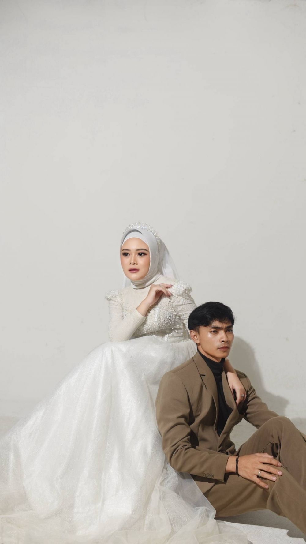 Yessy dulu gagal nikah karena minta surat sertifikat rumah, kini sudah punya suami, ini 9 potretnya