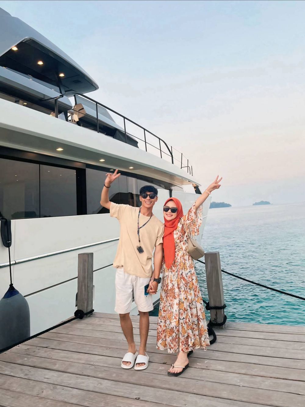 Yessy dulu gagal nikah karena minta surat sertifikat rumah, kini sudah punya suami, ini 9 potretnya