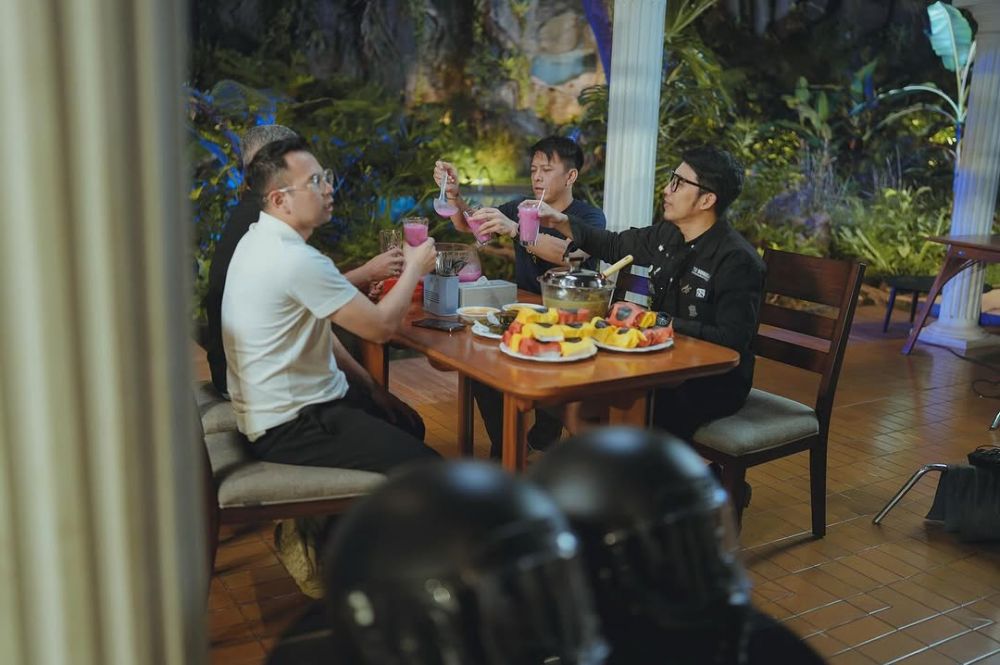 Dijuluki bapak-bapak kece, intip momen geng Raffi Ahmad saat buka puasa bareng