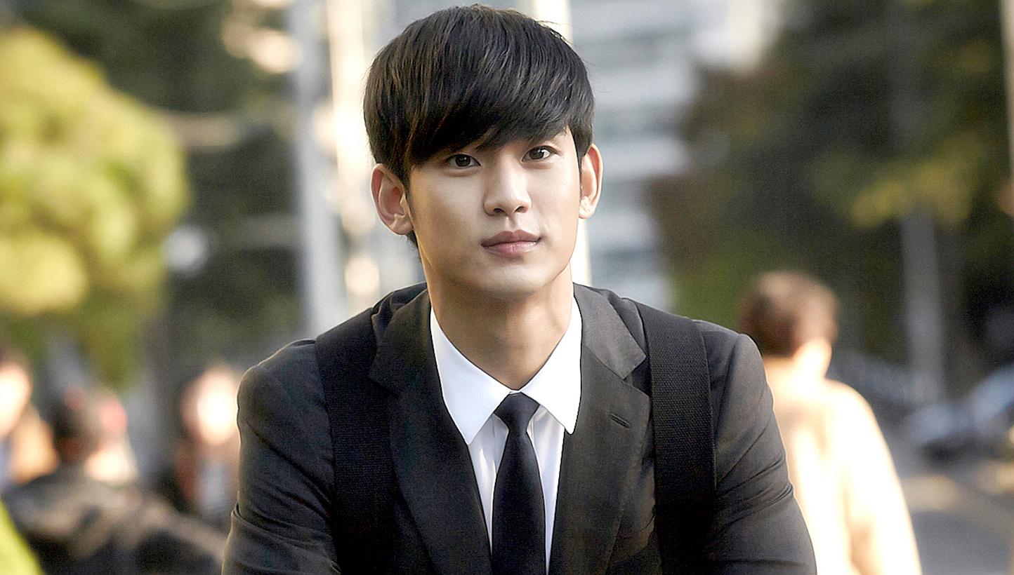 Kim Soo Hyun diduga akan gugat keluarga Kim Sae Ron atas klaim pacaran di bawah umur