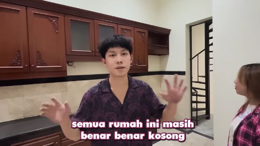 Rumahnya senilai Rp20 M, intip 9 potret dapur kotor Willie Salim kitchen set-nya jadul pakai kayu