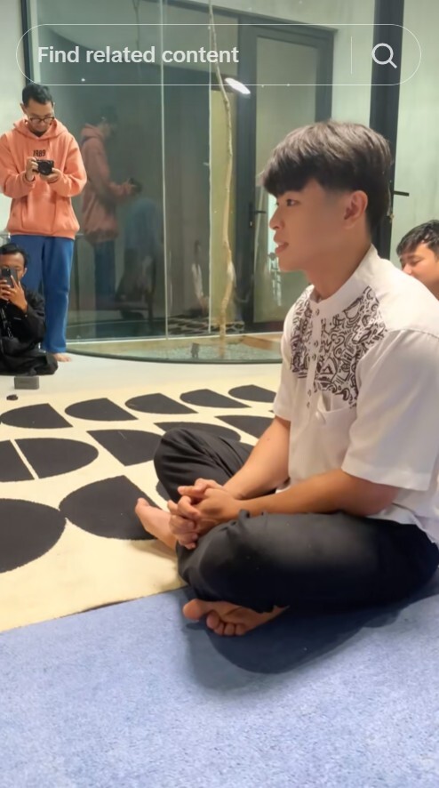 Steven Wongso pacar Arafah Rianti mualaf, 9 momennya mantap ucap syahadat dipandu Ustaz Felix Siauw