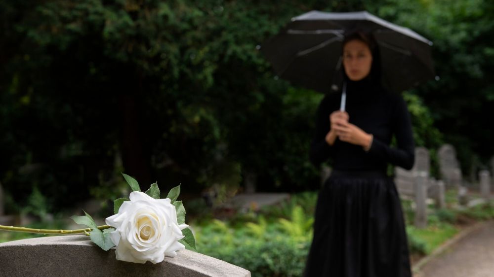 Doa ziarah kubur orang tua, lengkap dengan keutamaan, adab dan tata cara saat ziarah kubur