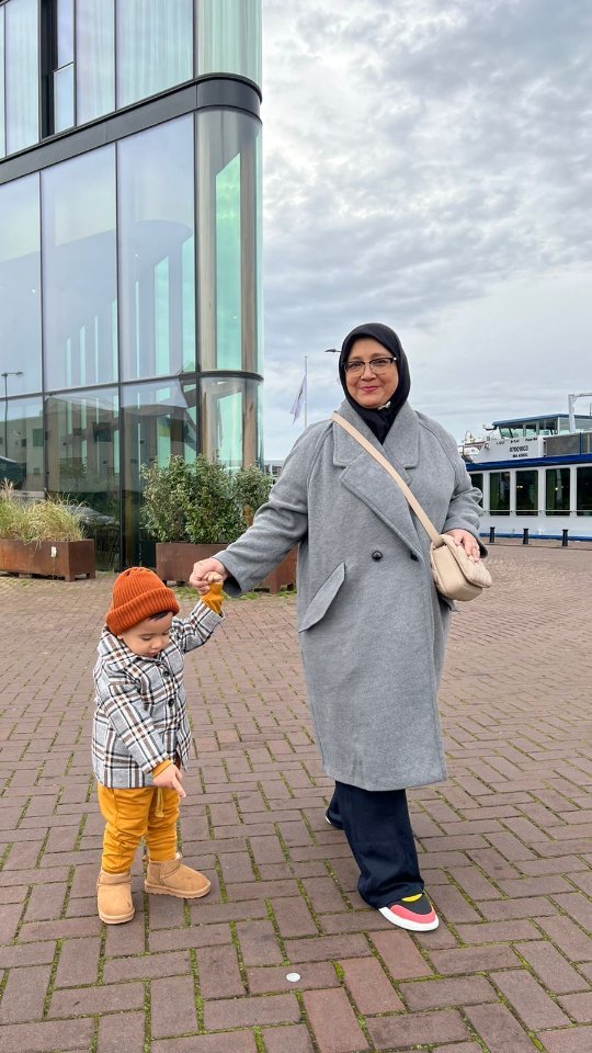 Pacar Indro Warkop di Kesempatan dalam Kesempitan ini ternyata ibu artis terkenal, intip 11 potretnya