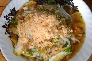 Resep soto ayam kuning Lamongan yang gurih dan kaya rasa