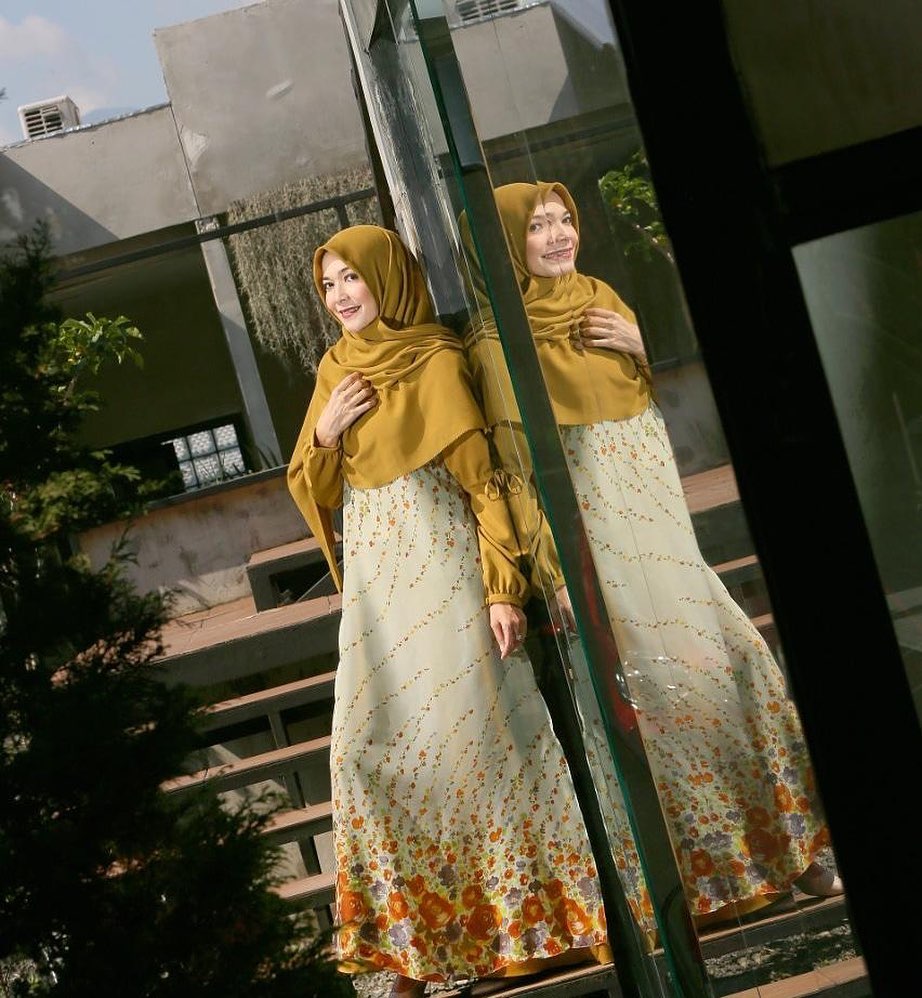 Kini pilih berhijrah, apa kabar pacar Dono di Warkop Millenium? Intip 11 potretnya saat berhijab