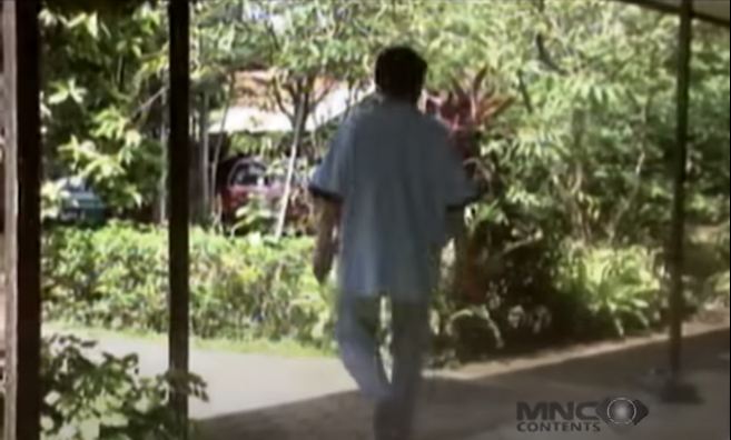 11 Potret rumah lawas Dono Warkop ini jauh dari kemewahan, ada halaman untuk angon ayam