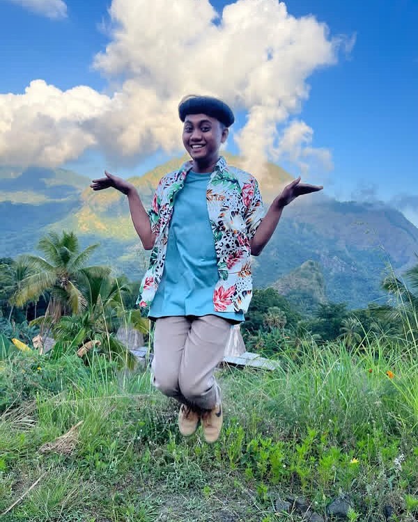 Dulu dihujat karena mirip Kasino Warkop DKI kini main film, begini 9 potret terbaru Alfred Warkopi