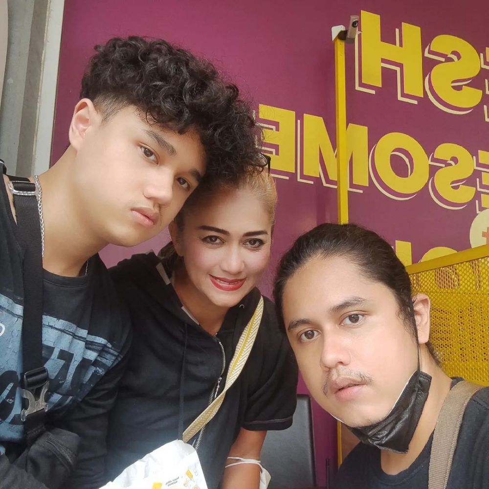 Dulu primadona jadi gadis Warkop DKI kini pilih jualan jualan pakaian bekas, begini 11 potret terbarun