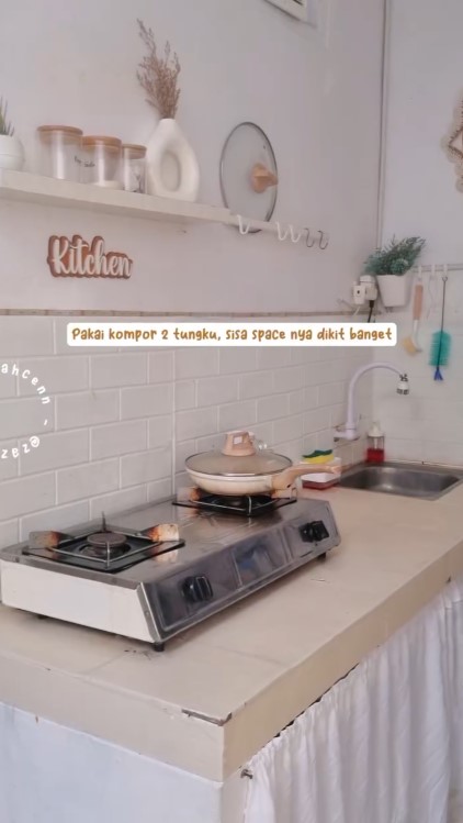 Dapur rumah subsidi ini awalnya terasa sempit, 9 potret hasilnya usai makeover jadi bikin plong