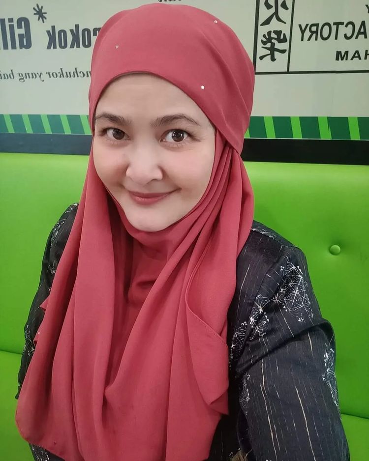 Pacar Dono di film Warkop DKI ternyata aktris top Malaysia kini jualan acar, ini 11 potret terbarunya