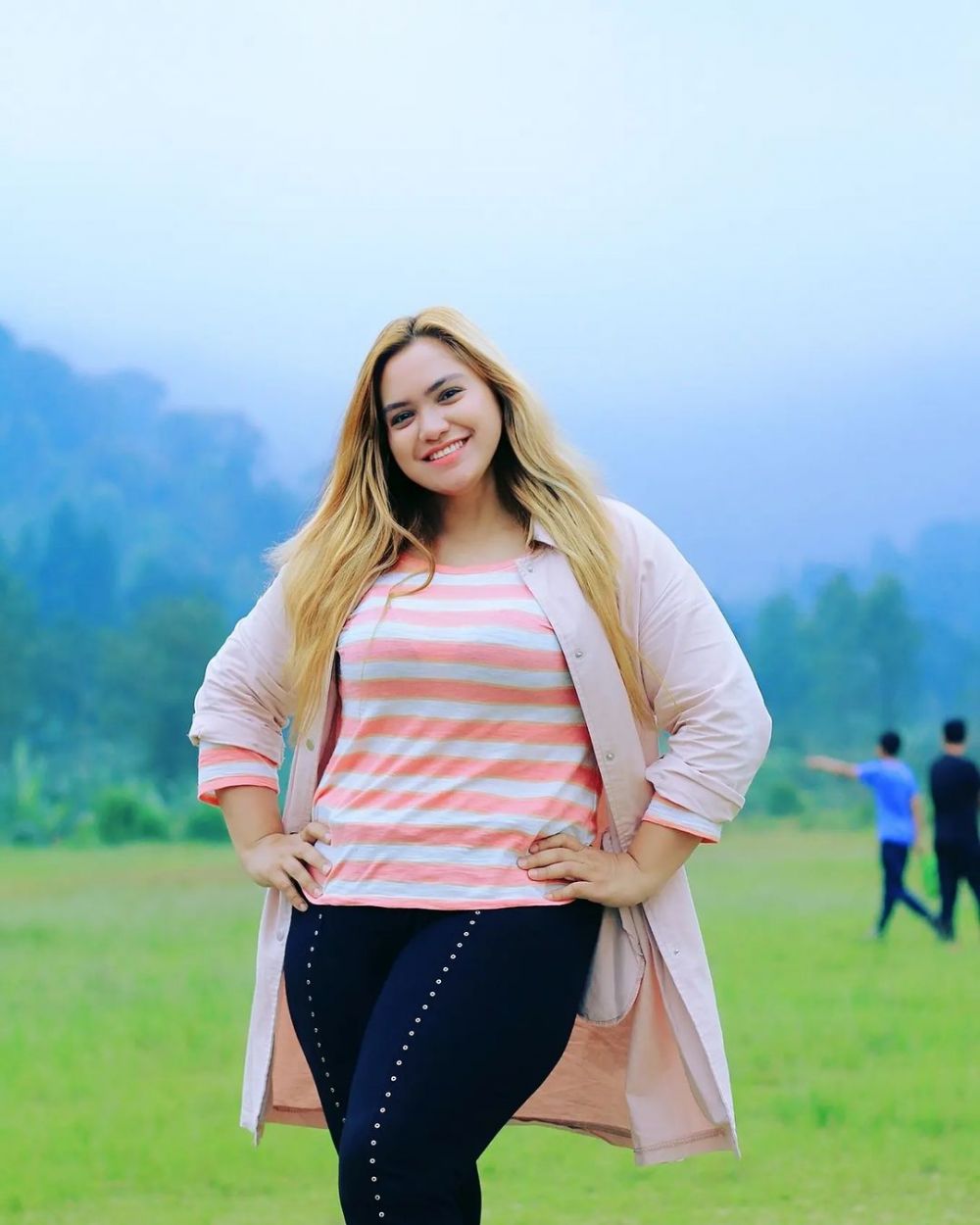 Bak ABG di usia 54 tahun, begini 11 potret terbaru Anita teman trio Warkop DKI