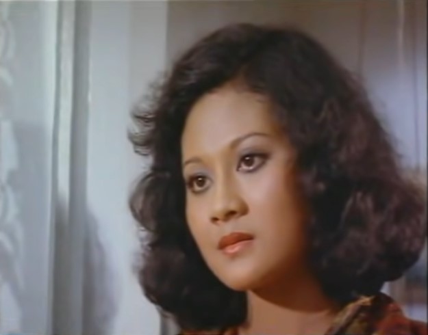 Pacar Dono di film Warkop IQ Jongkok ini telah tiada, intip 11 potret cantik nostalgianya saat muda