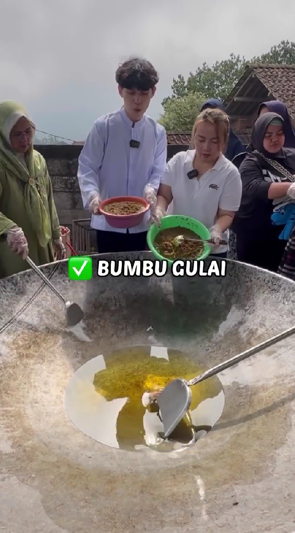 Tak kapok konten masak di Palembang dikritik, Willie Salim kini masak besar lagi, ini 9 momennya
