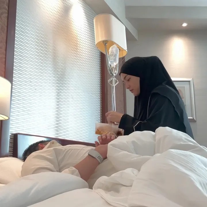  Rezky Aditya kena DBD saat jalani umrah, Citra Kirana langsung nyusul ke Tanah Suci, setia merawat