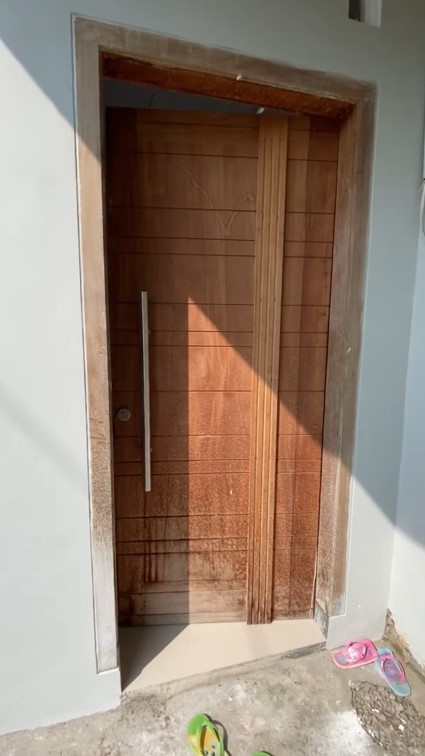 Terlihat seperti bangunan belum jadi, 9 potret rumah ini ternyata punya konsep open space yang unik