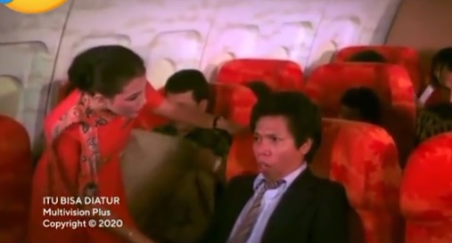 Semua lawakannya juara, begini 7 adegan lucu Dono pertama kali naik pesawat di film Itu Bisa Diatur