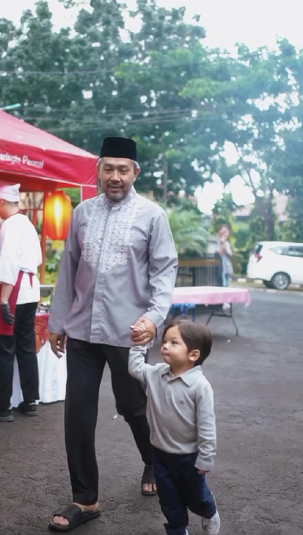 9 Potret Nikita Willy ajak anak panti asuhan buka puasa bareng, adabnya jadi panutan