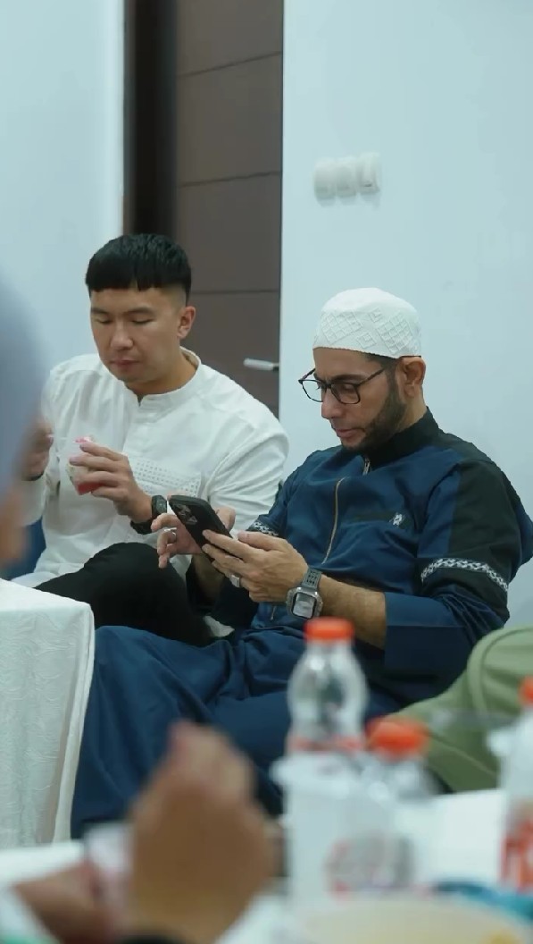 9 Potret Nikita Willy ajak anak panti asuhan buka puasa bareng, adabnya jadi panutan