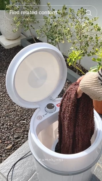 Trik mencuci handuk agar semakin bersih dan tak kaku tanpa direndam sitrun, cukup tambah 1 bahan dapur