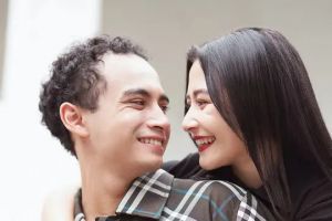 Sudah dapat lampu hijau dari keluarga, Prilly Latuconsina Lebaran bareng keluarga Omara Esteghlal?