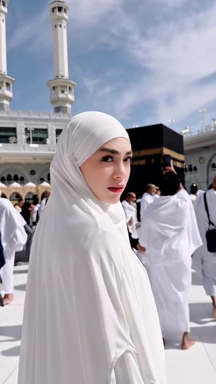 Klarifikasi Celine Evangelista soal tudingan jadi istri ke-5 pejabat, sebut fitnah akan dinikahi Menag