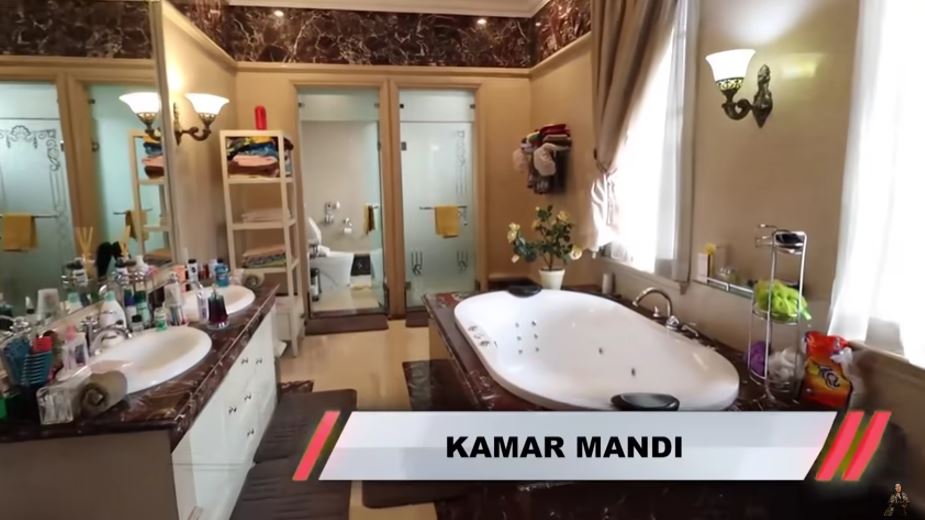 Monica Soraya yang viral adopsi 13 anak ini punya kamar mandi mewah di rumah 4.500m², ini 7 potretnya