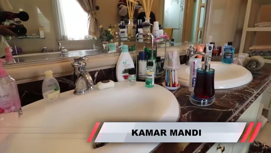 Monica Soraya yang viral adopsi 13 anak ini punya kamar mandi mewah di rumah 4.500m², ini 7 potretnya