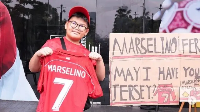 Akhir bahagia bocah yang viral usai jersey pemberian Marselino Ferdinan direbut bapak-bapak