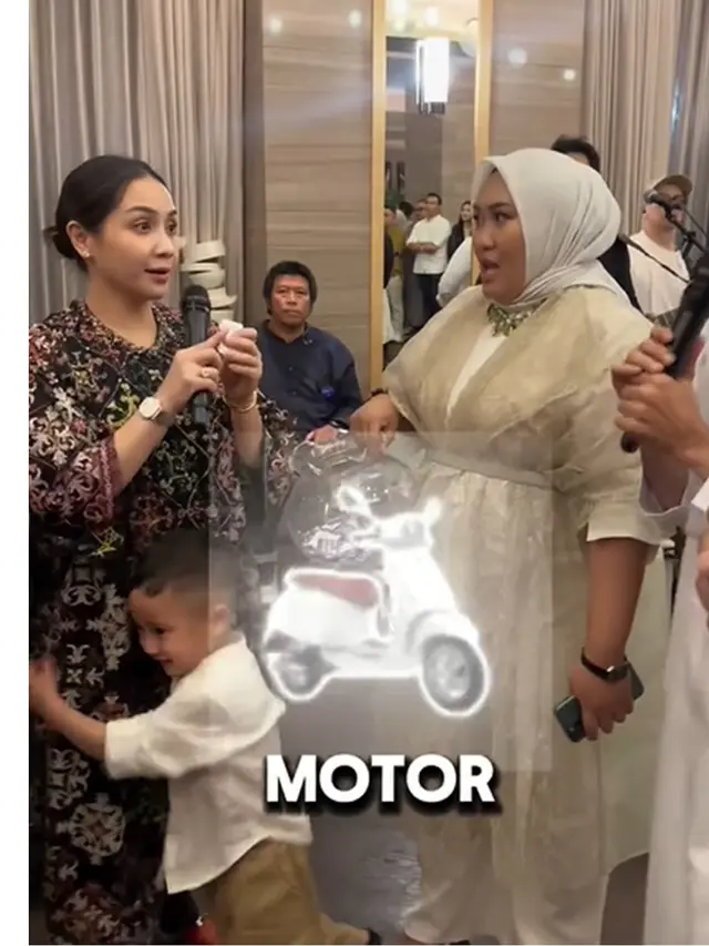 6 Artis berbagi THR mewah untuk karyawan jelang Lebaran, Nagita Slavina beri sepeda motor 