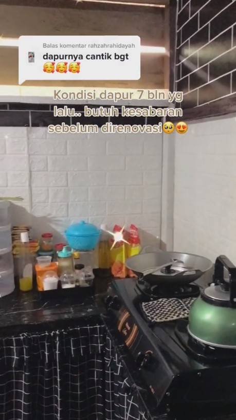 Dicibir cuma kontrakan dinding seng, 9 potret makeover dapur ini bikin tak mager masak