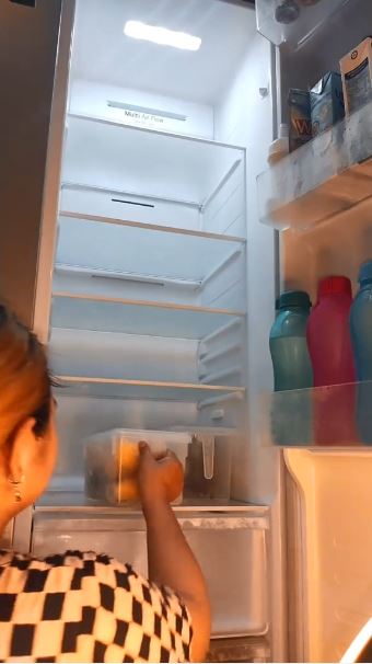 Dihujat punya kulkas elit tapi rumah penuh rongsokan, 9 potret dapur kayu ini penataannya bikin salfok