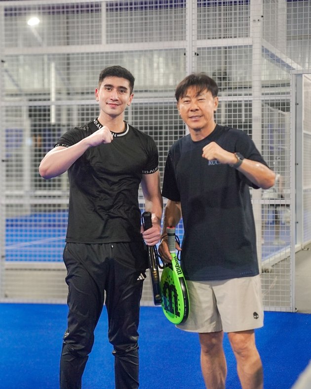 Verrell Bramasta kompak main Padel bareng Shin Tae-yong, ini 9 momennya ternyata didampingi Fuji