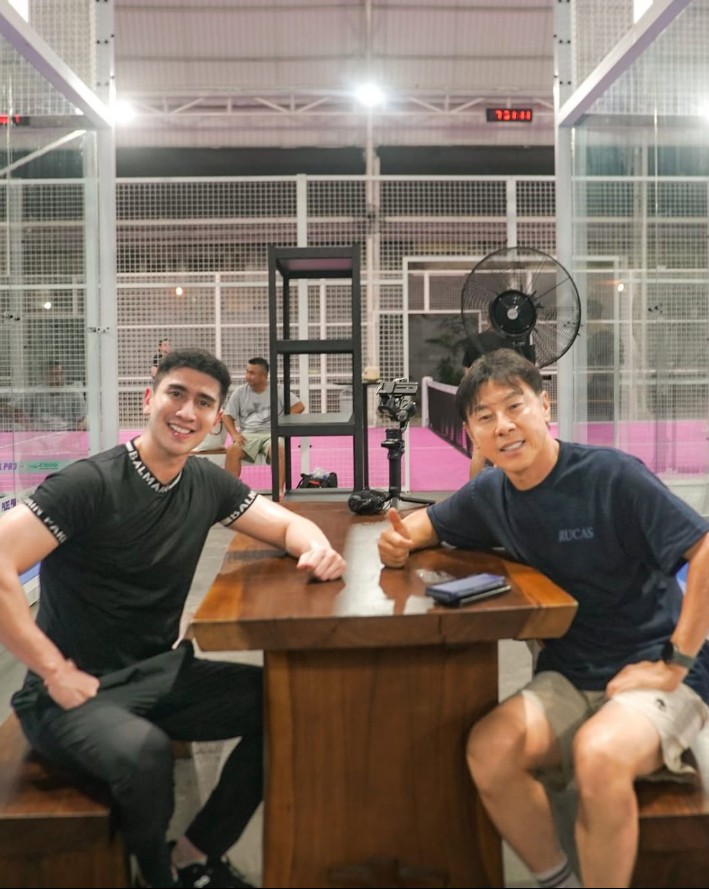 Verrell Bramasta kompak main Padel bareng Shin Tae-yong, ini 9 momennya ternyata didampingi Fuji