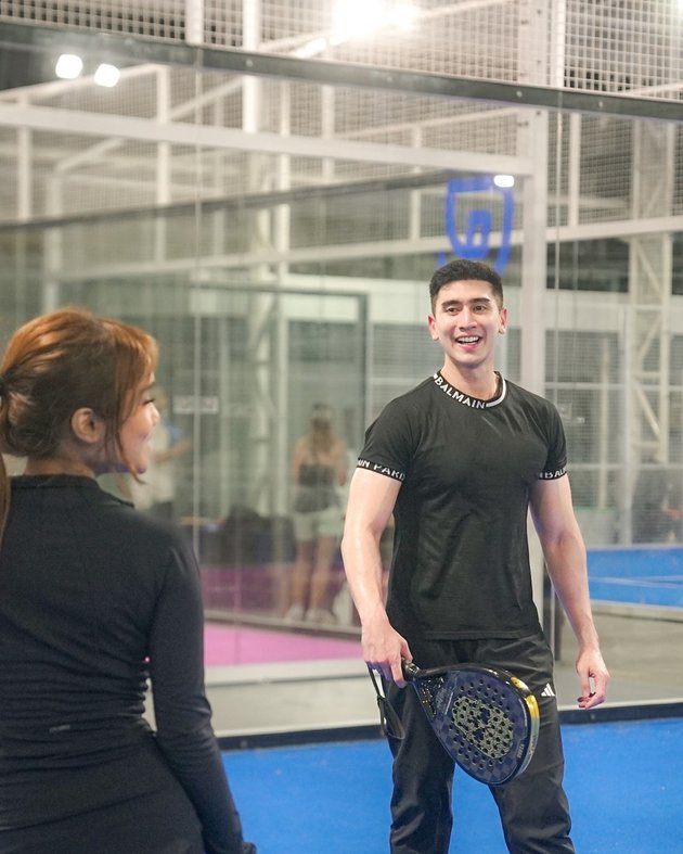 Verrell Bramasta kompak main Padel bareng Shin Tae-yong, ini 9 momennya ternyata didampingi Fuji