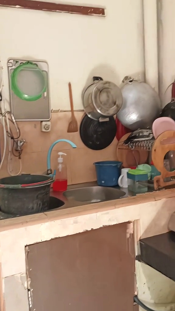 Jadi menantu kesayangan, 9 potret makeover dapur buluk mertua jadi estetik ini bikin emak-emak mupeng