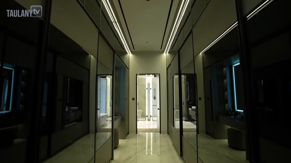 Usia 28 tahun punya rumah ditaksir Rp50 M, ini 9 potret kamar mandi Verrell Bramasta ada sauna pribadi