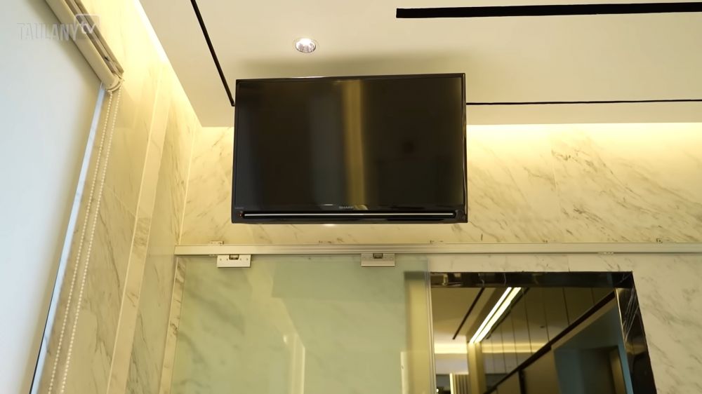 Usia 28 tahun punya rumah ditaksir Rp50 M, ini 9 potret kamar mandi Verrell Bramasta ada sauna pribadi