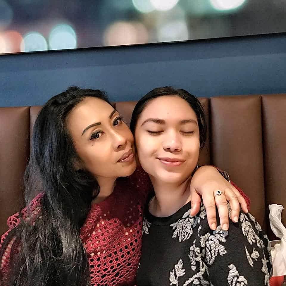 Apa kabar wanita rocker di Warkop DKI? Begini 11 potret terbarunya yang kini tinggal di luar negeri